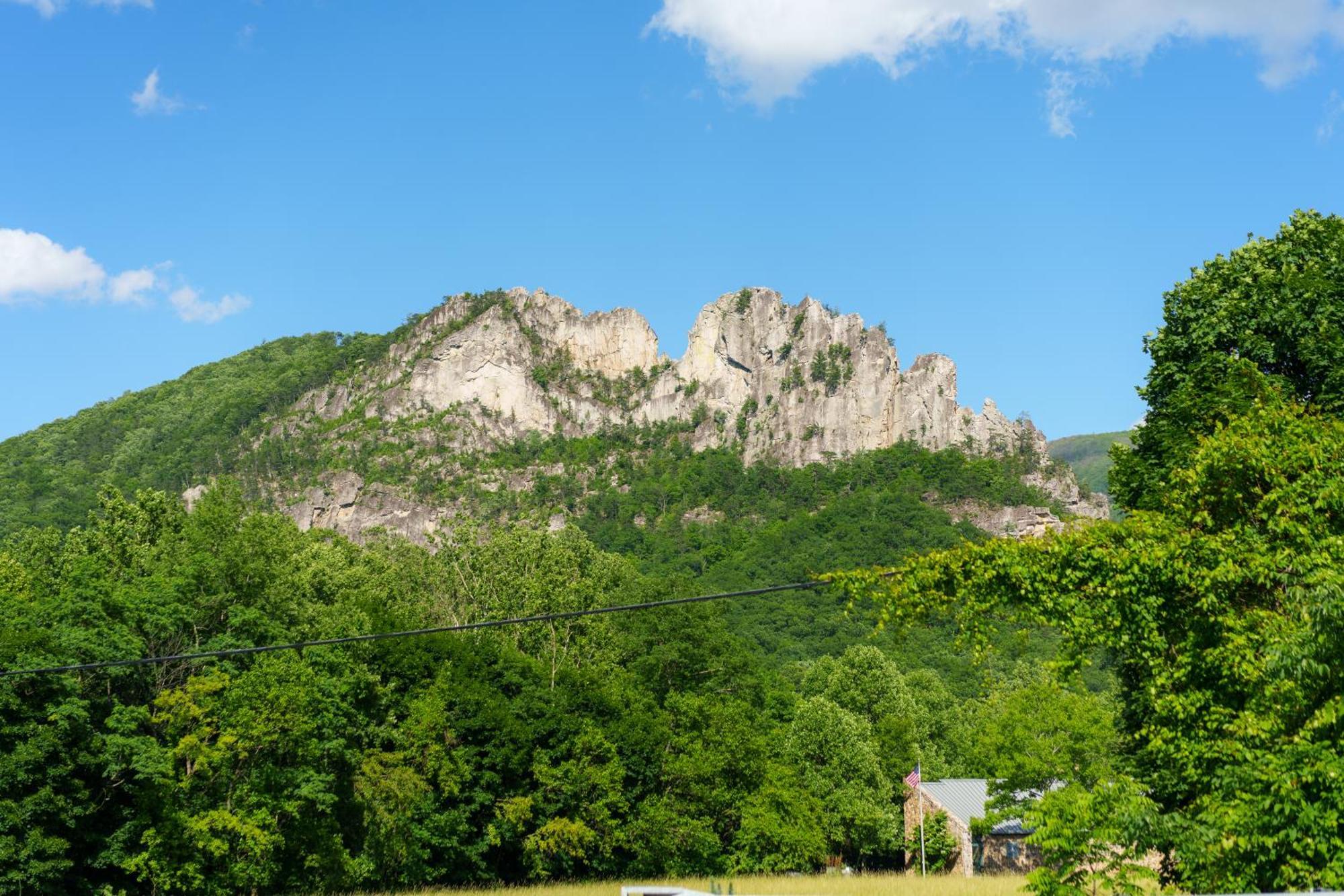 Seneca Pines Lodge Seneca Rocks Exteriör bild