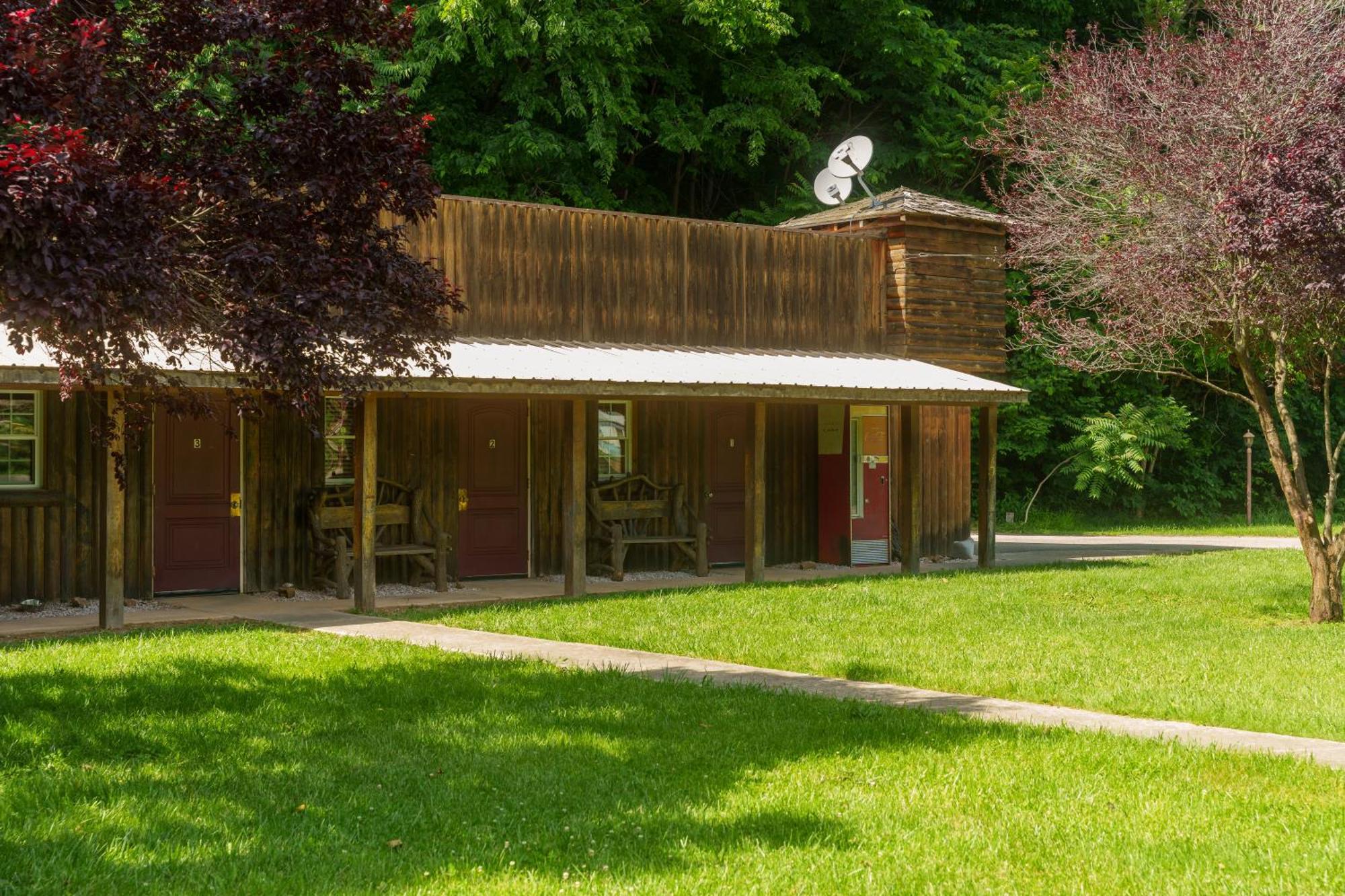 Seneca Pines Lodge Seneca Rocks Exteriör bild
