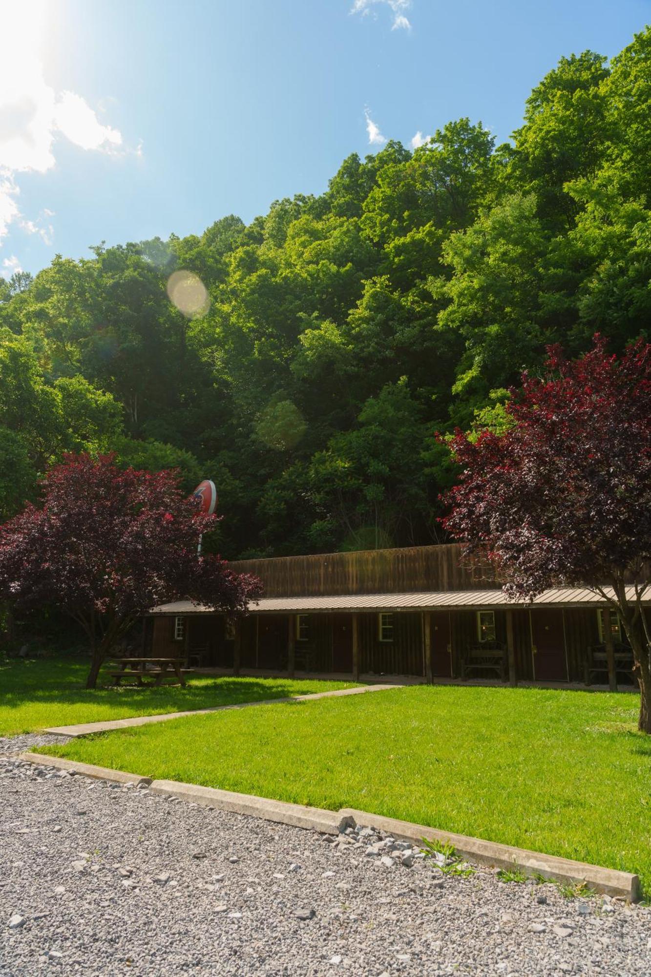 Seneca Pines Lodge Seneca Rocks Exteriör bild