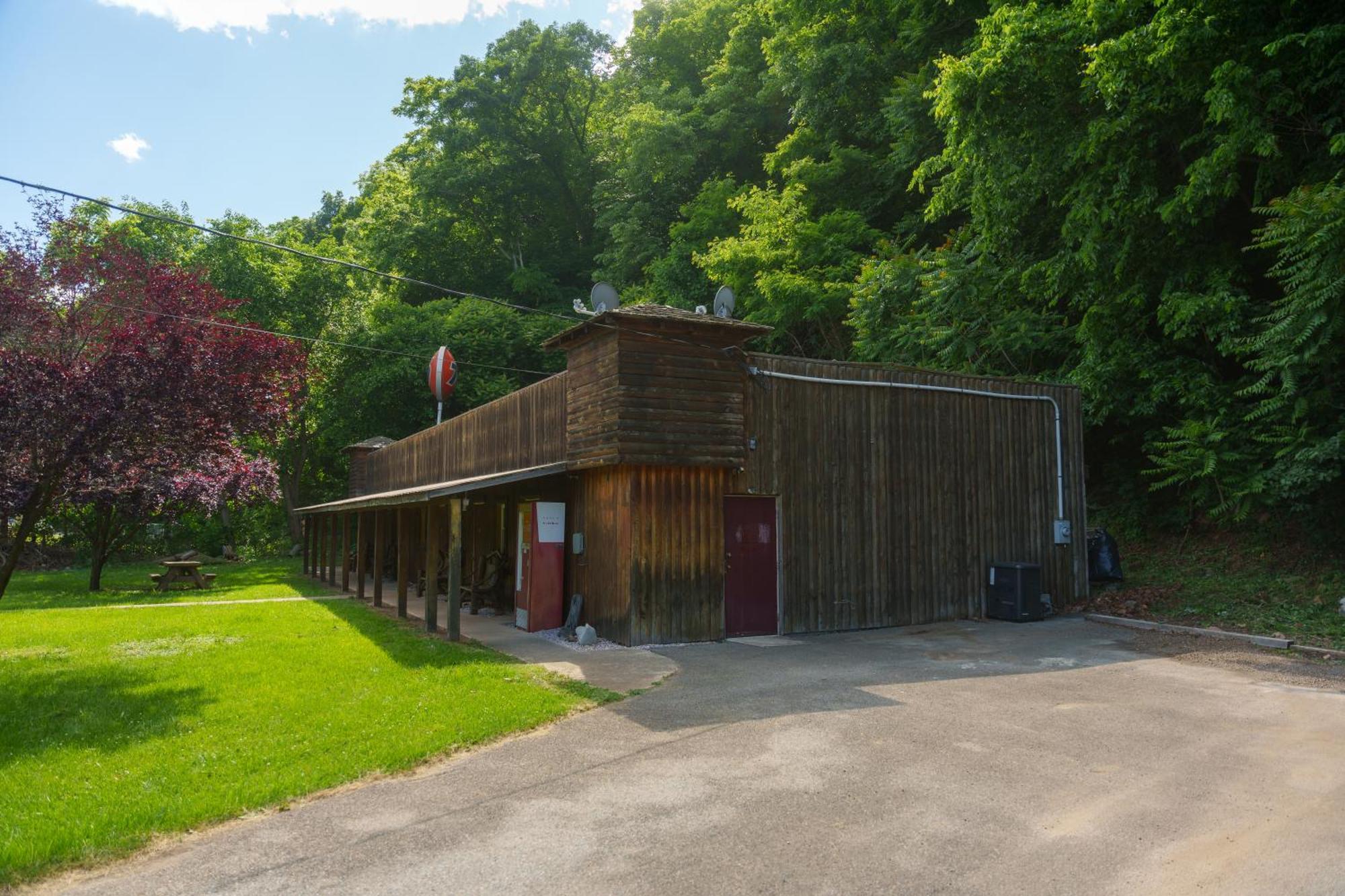 Seneca Pines Lodge Seneca Rocks Exteriör bild